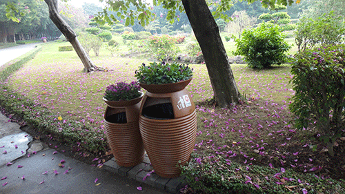  汕頭玻璃鋼花盆垃圾桶，點綴公園好環(huán)境。